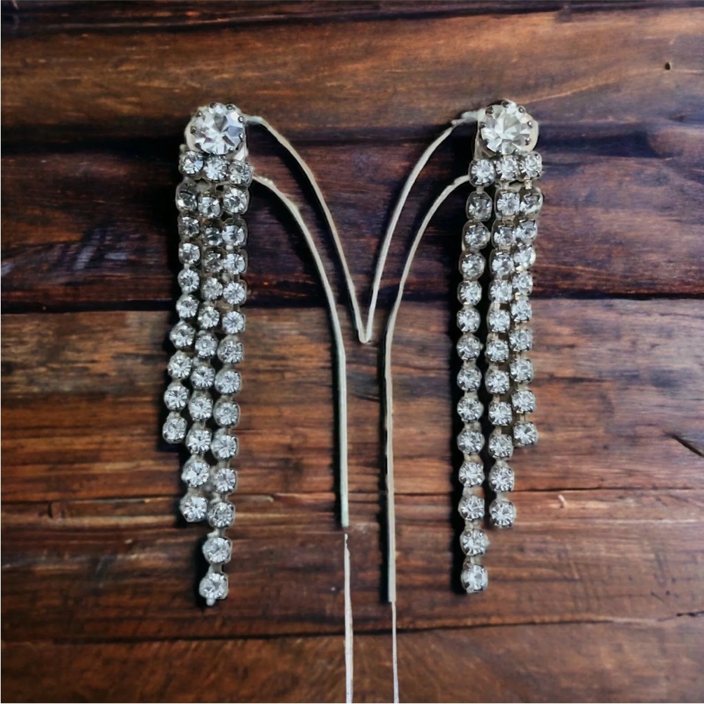 Vintage Silver Tone Metal Rhinestone Sparkling Stunning Dangle Pierced Earrings